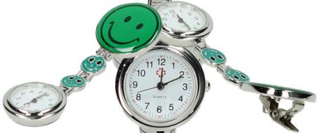 Závěsné hodinky zelené