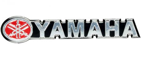 Kovová 3D samolepka Yamaha 13 × 2,5 cm