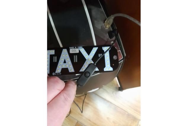Foto 9 - LED světelná značka taxi 19x17cm USB s vypínačem Bílá