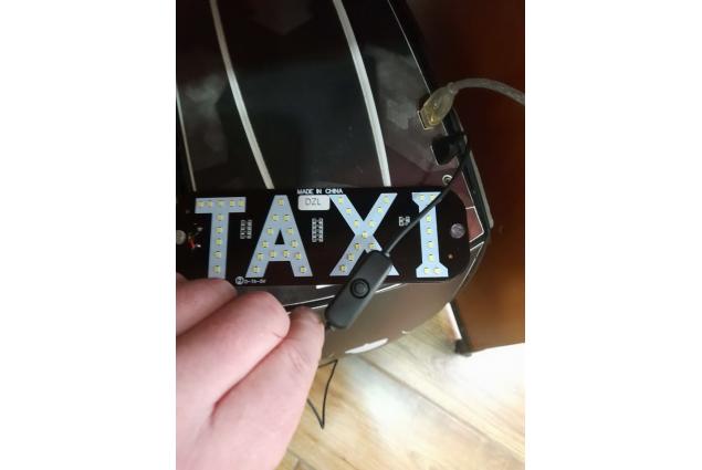 Foto 10 - LED světelná značka taxi 19x17cm USB s vypínačem Bílá
