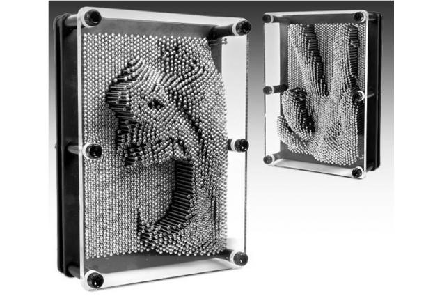 Ocelové otisky Pin Art 3D