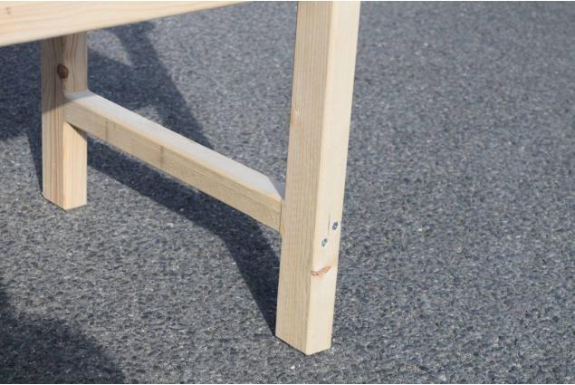 Masivní dřevěná lavička s opěradlem a područkami Heavy Duty I