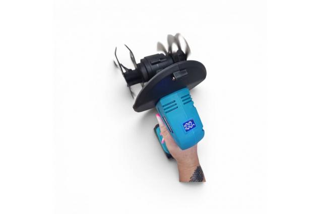 Akumulátorový kultivátor půdy 550 W se 2 bateriemi