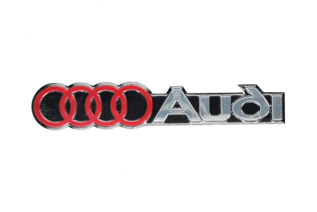 Kovová 3D samolepka Audi 16 × 3 cm