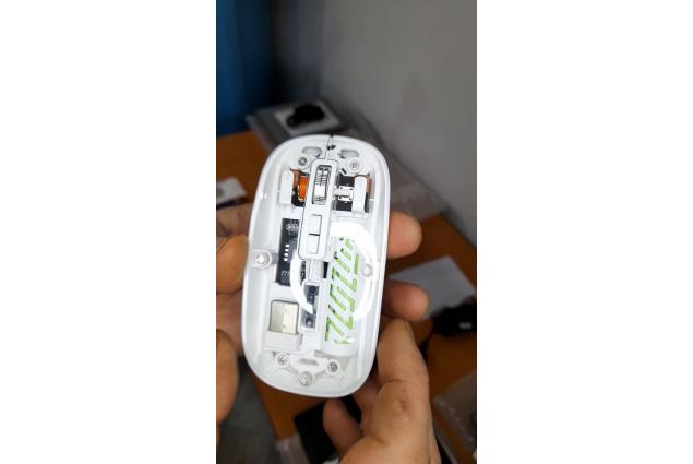 Bezdrátová optická myš Q12 s průhledným krytem, nabíjecí