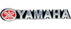 Kovová 3D samolepka Yamaha 13 × 2,5 cm